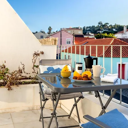 River & Near Lisbon Apartment