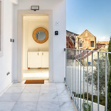 River & Near Lisbon Apartment *